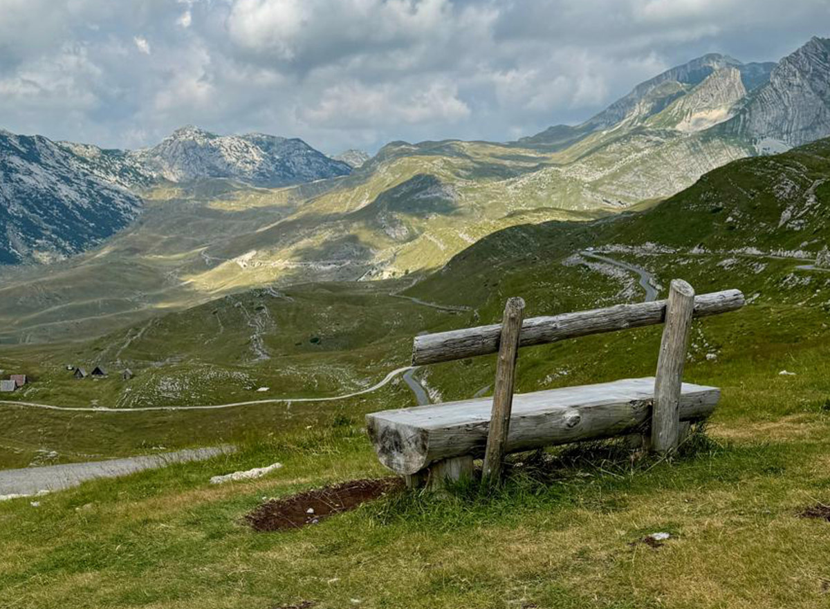 durmitor national park bench