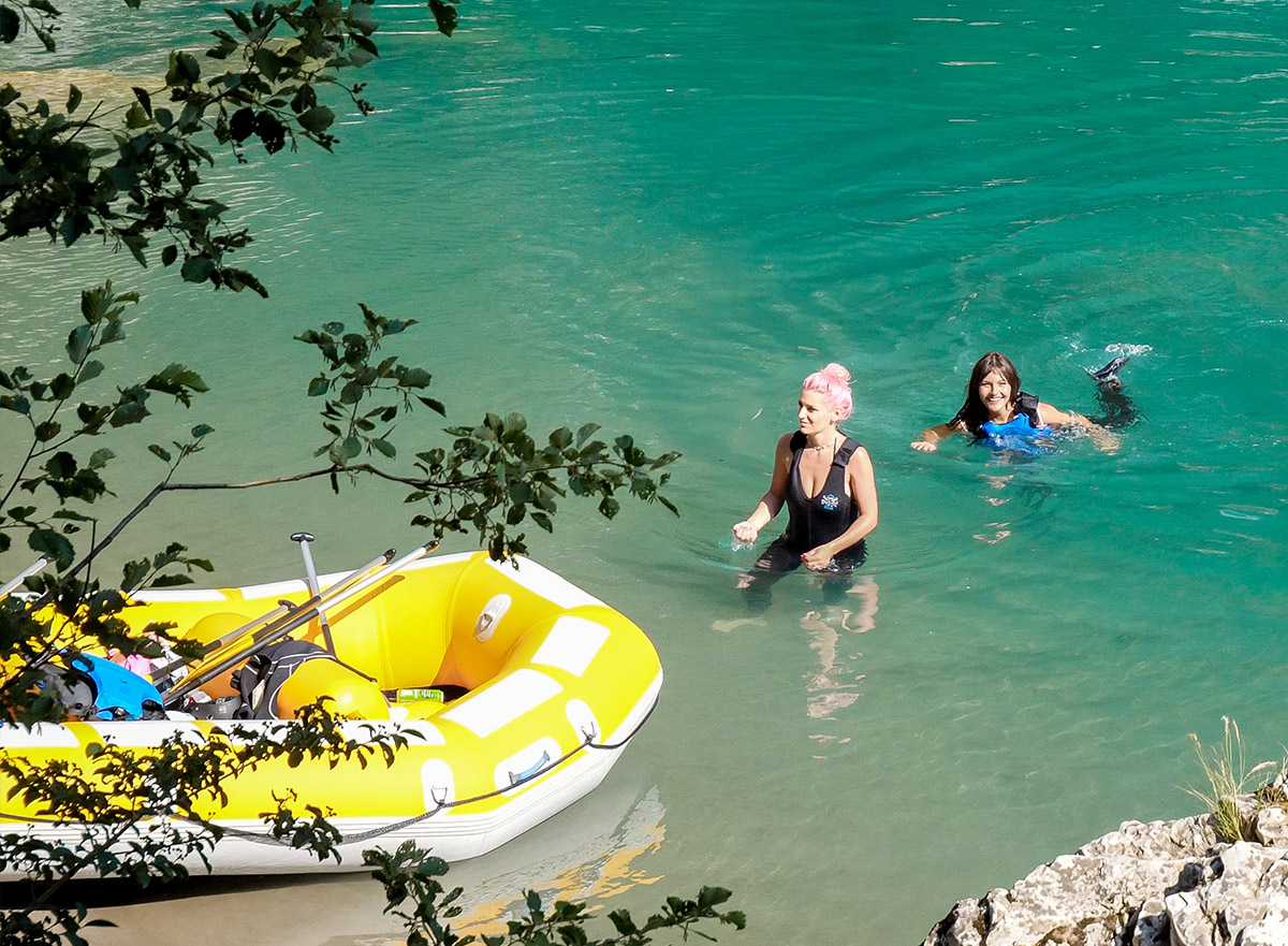 tara boat and swimmers